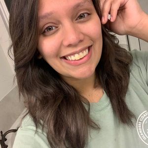 Meet your Posher, Kelly